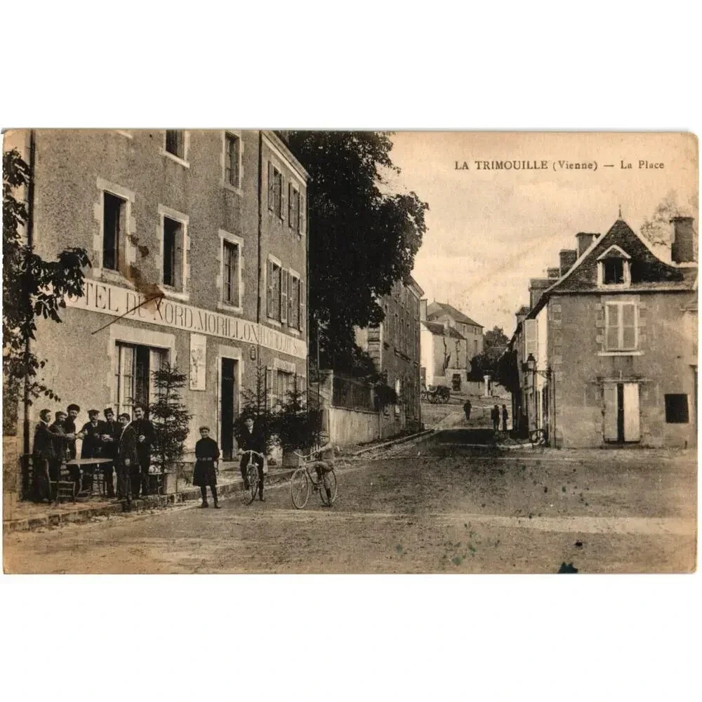 La Trimouille Vienne La Place France Postcard